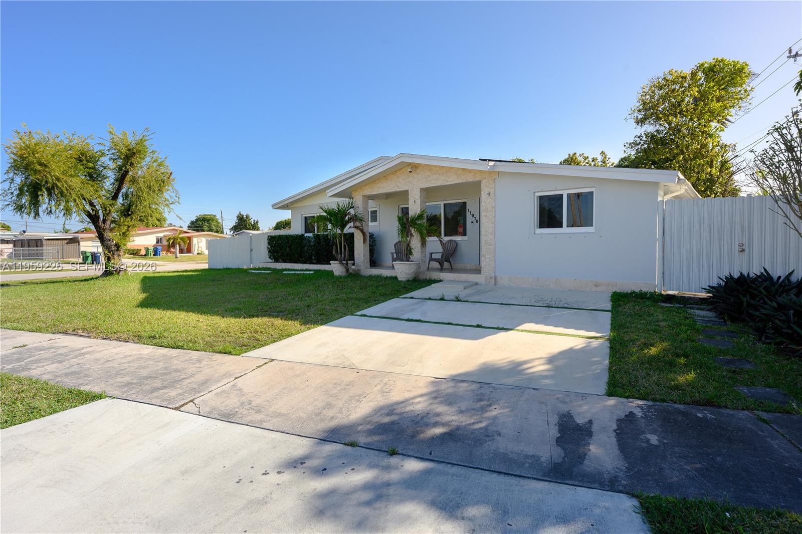 SO MIAMI HEIGHTS MANOR - Residential