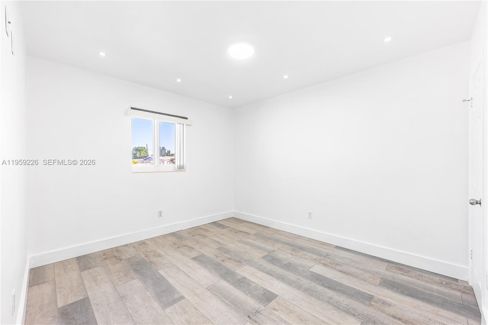 SO MIAMI HEIGHTS MANOR - Residential