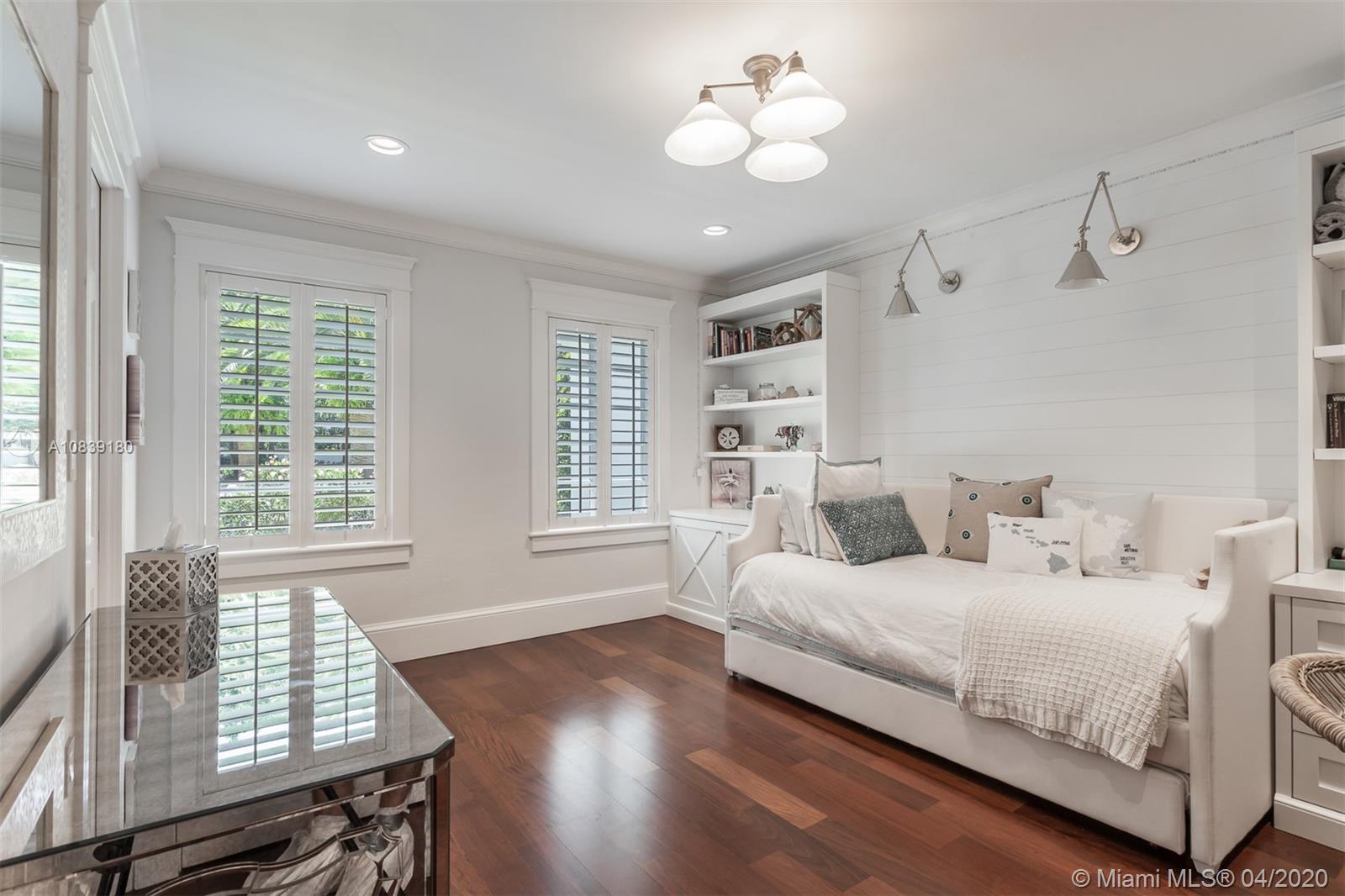 SNAPPER CREEK LAKES SUB - Residential