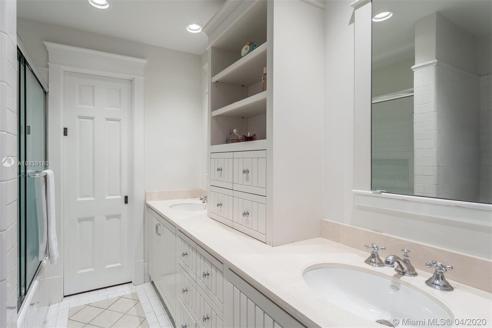 SNAPPER CREEK LAKES SUB - Residential