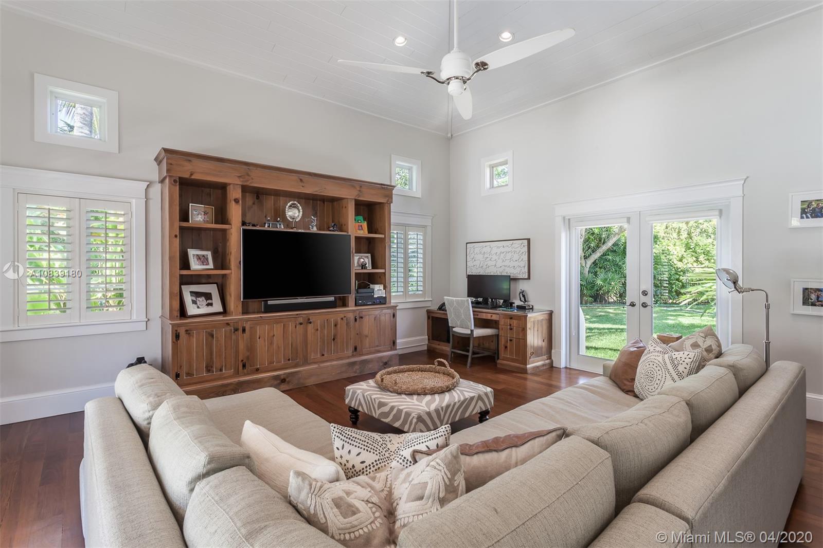 SNAPPER CREEK LAKES SUB - Residential