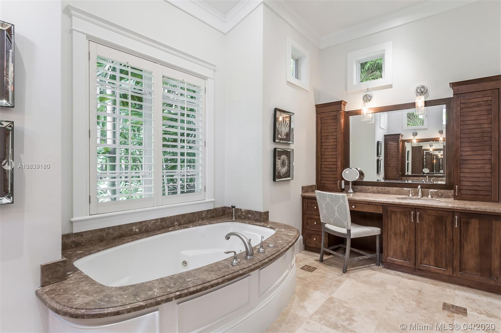 SNAPPER CREEK LAKES SUB - Residential