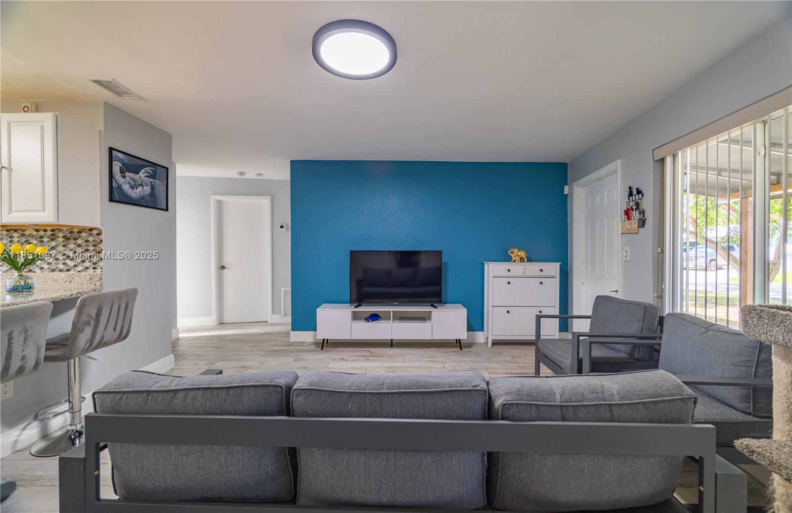 CRESTHAVEN NO 5 - Residential