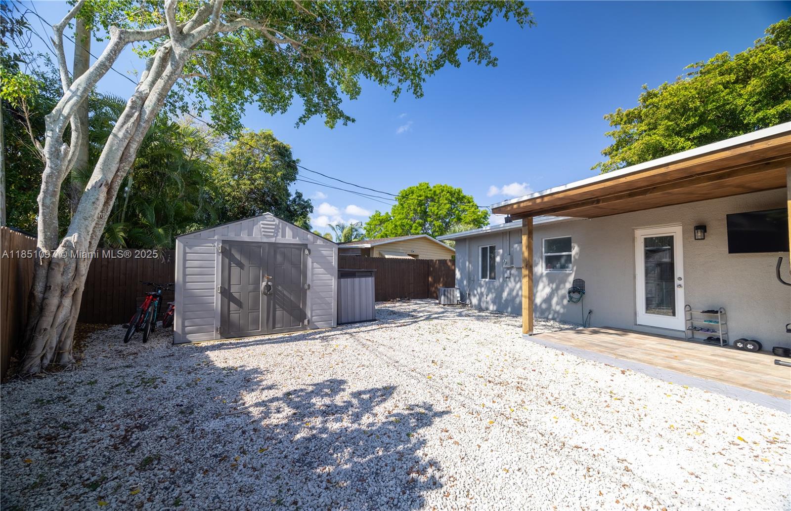 CRESTHAVEN NO 5 - Residential