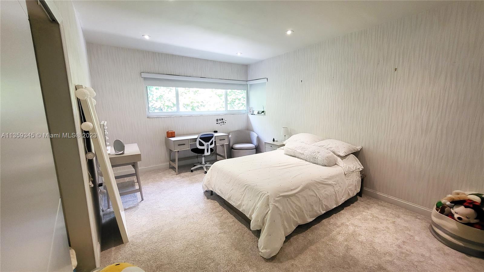 BAY HARBOR ISLAND - Residential