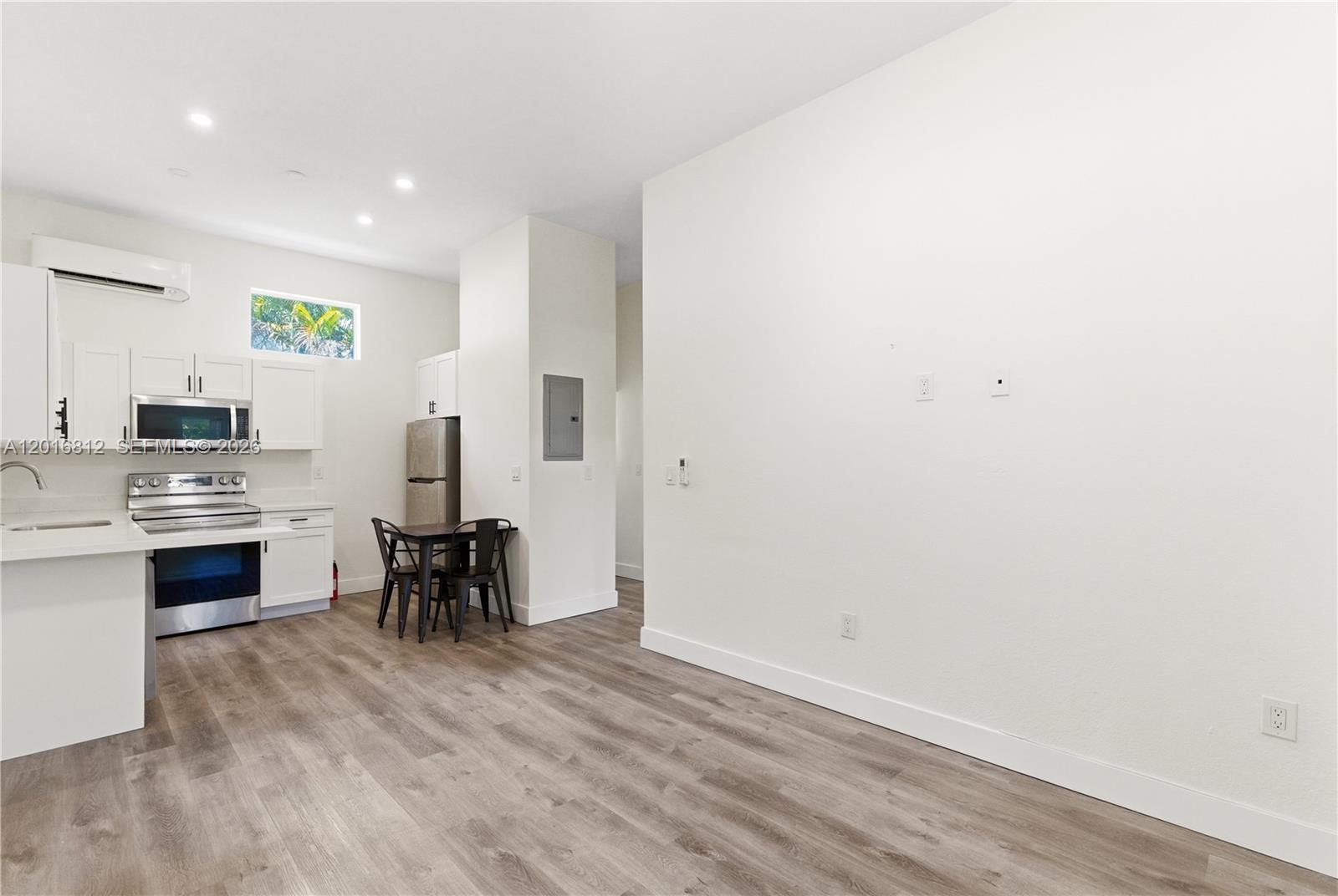 EVERGLADE LAND SALES CO - Residential Income