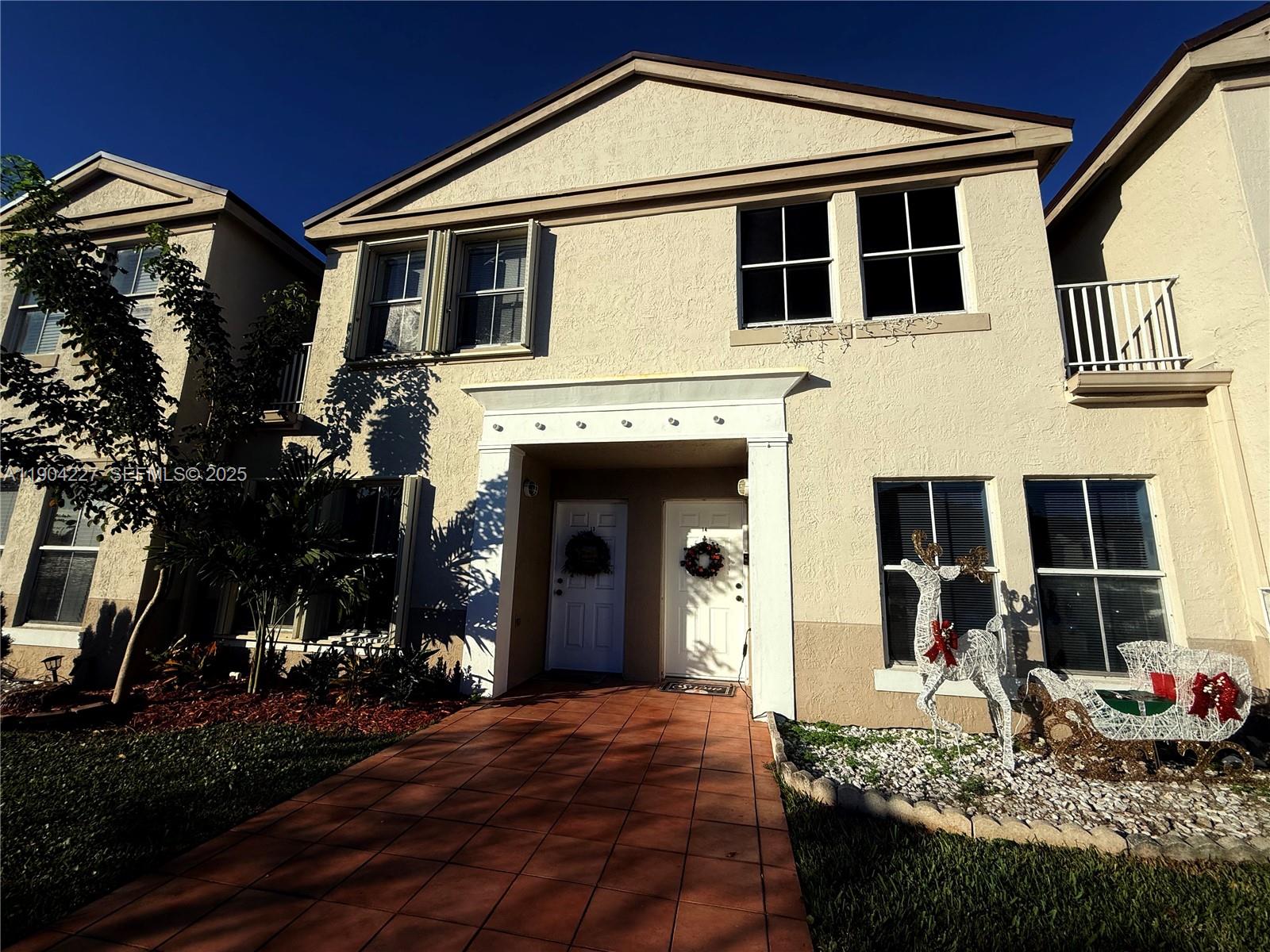 THE OAKVIEW CONDO NO 5 - Residential