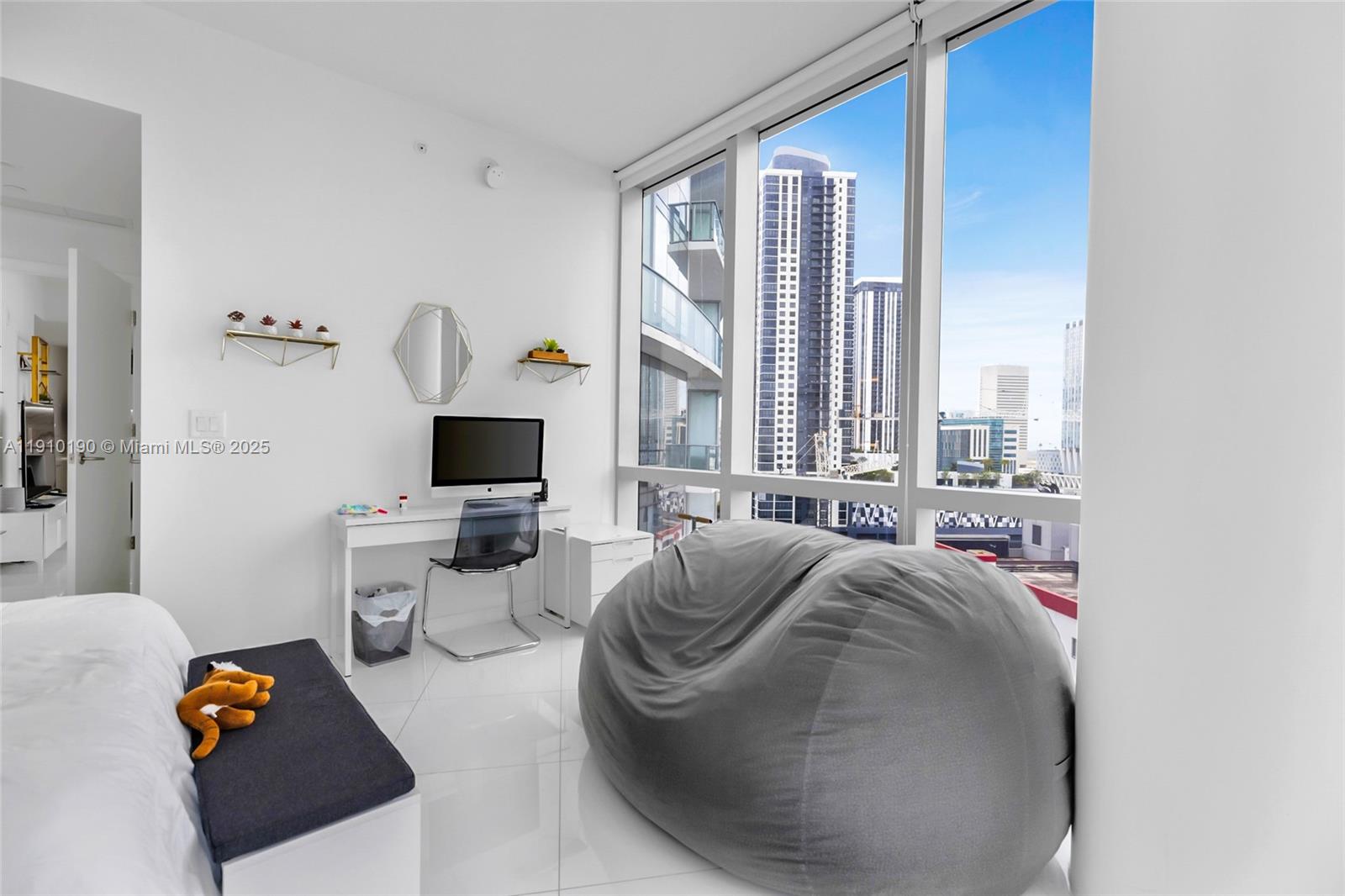 PARAMOUNT MIAMI WORLDCENT - Residential