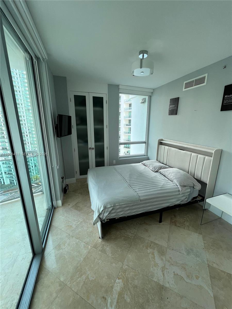 WIND CONDO - Residential