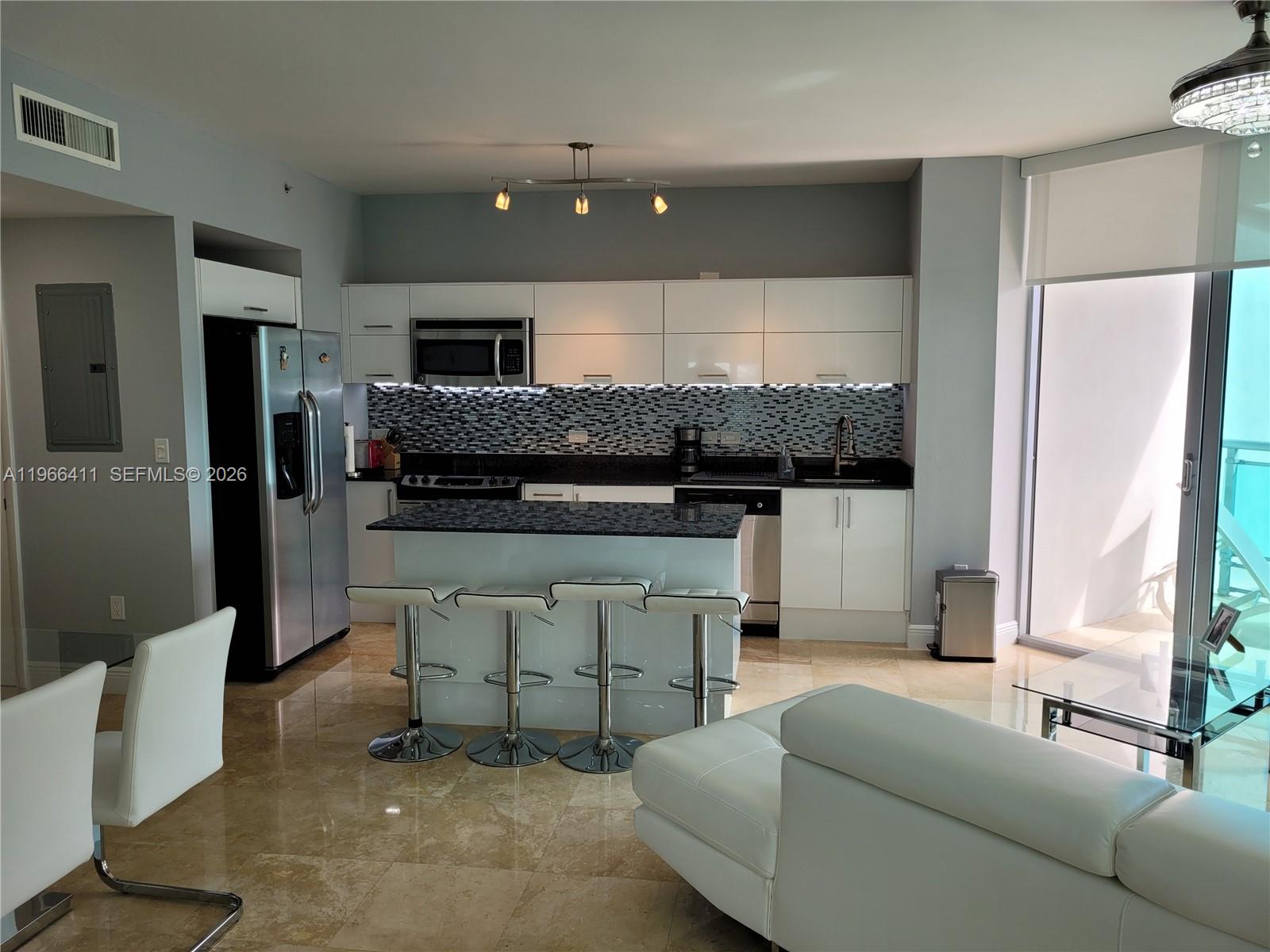 WIND CONDO - Residential