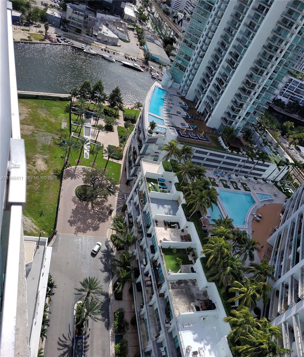 WIND CONDO - Residential