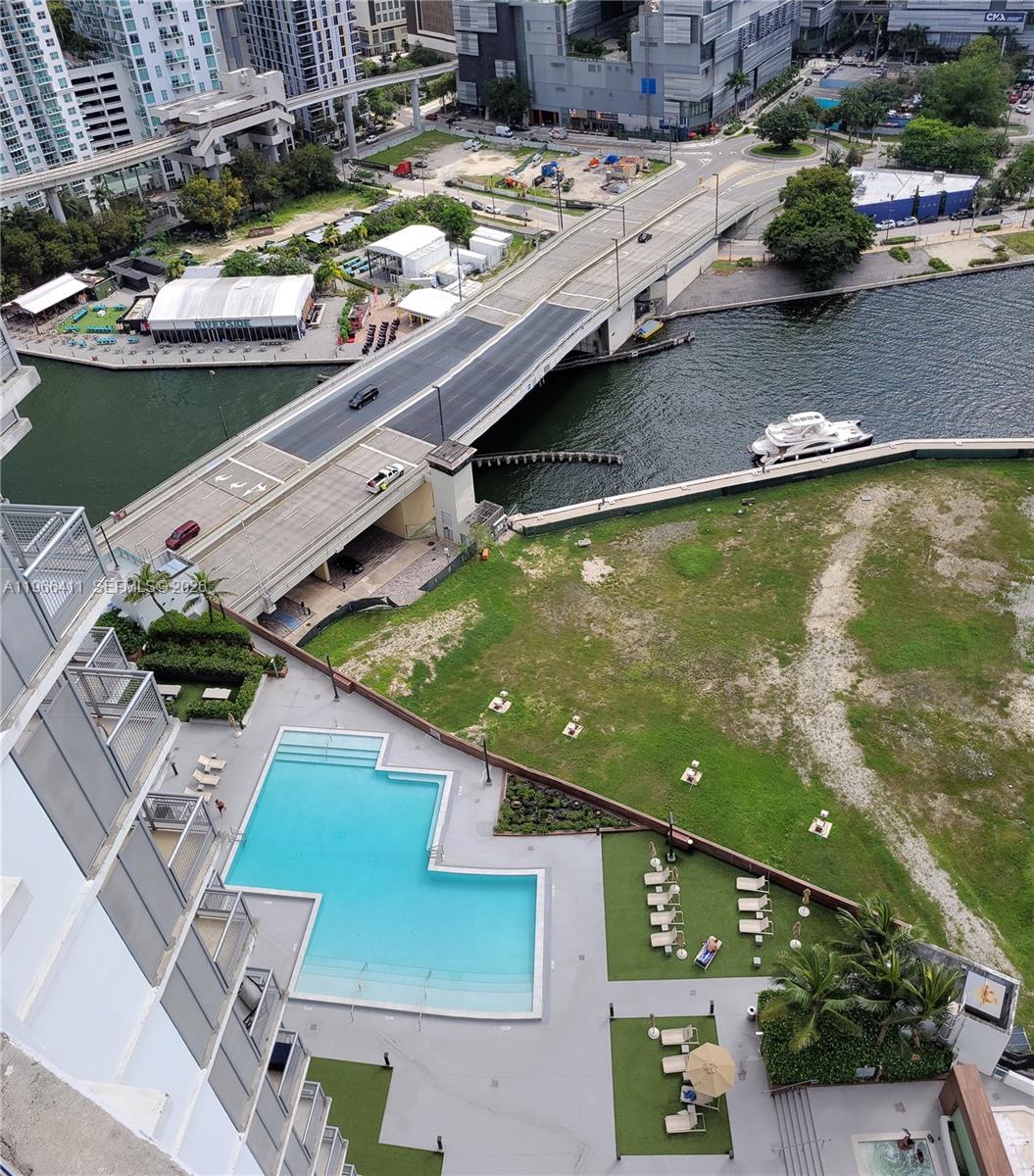 WIND CONDO - Residential