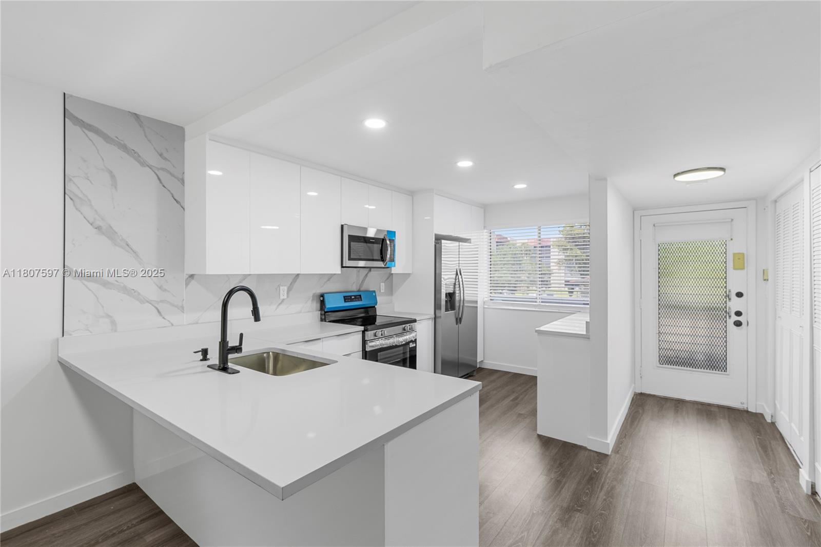 Property for Sale at 3591 Inverrary Dr 203, Lauderhill, Miami-Dade County, Florida - Bedrooms: 2 
Bathrooms: 2  - $129,000