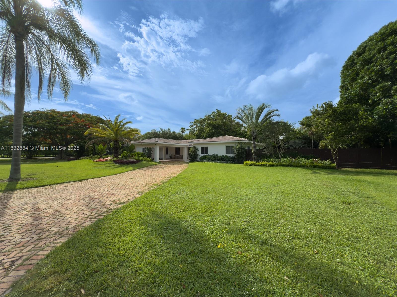 7895 SW 76th Ter 0