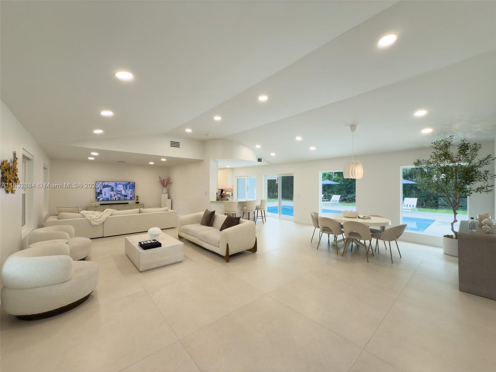 7895 SW 76th Ter 0