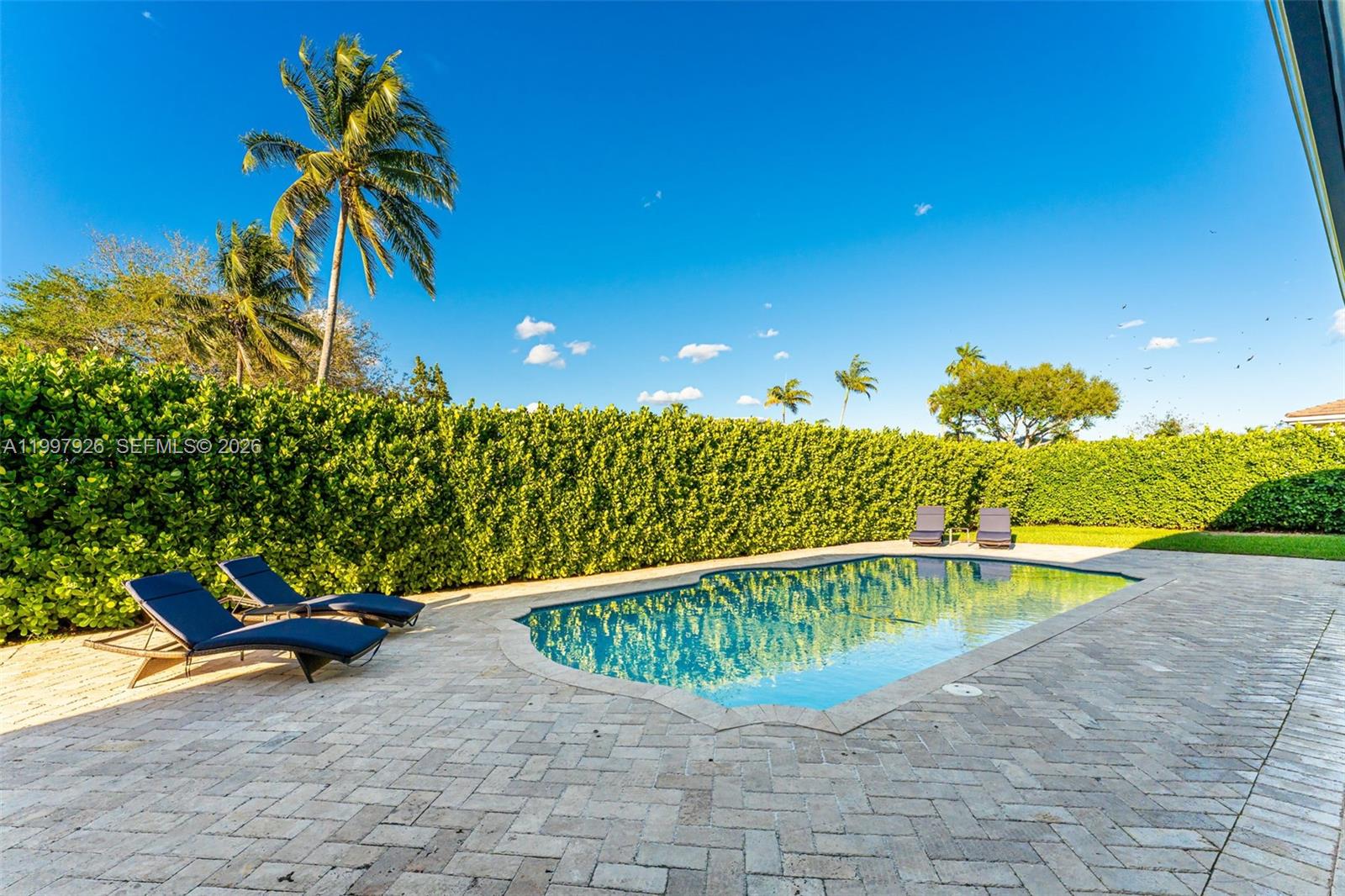 TRIPLE C ESTATES - Residential