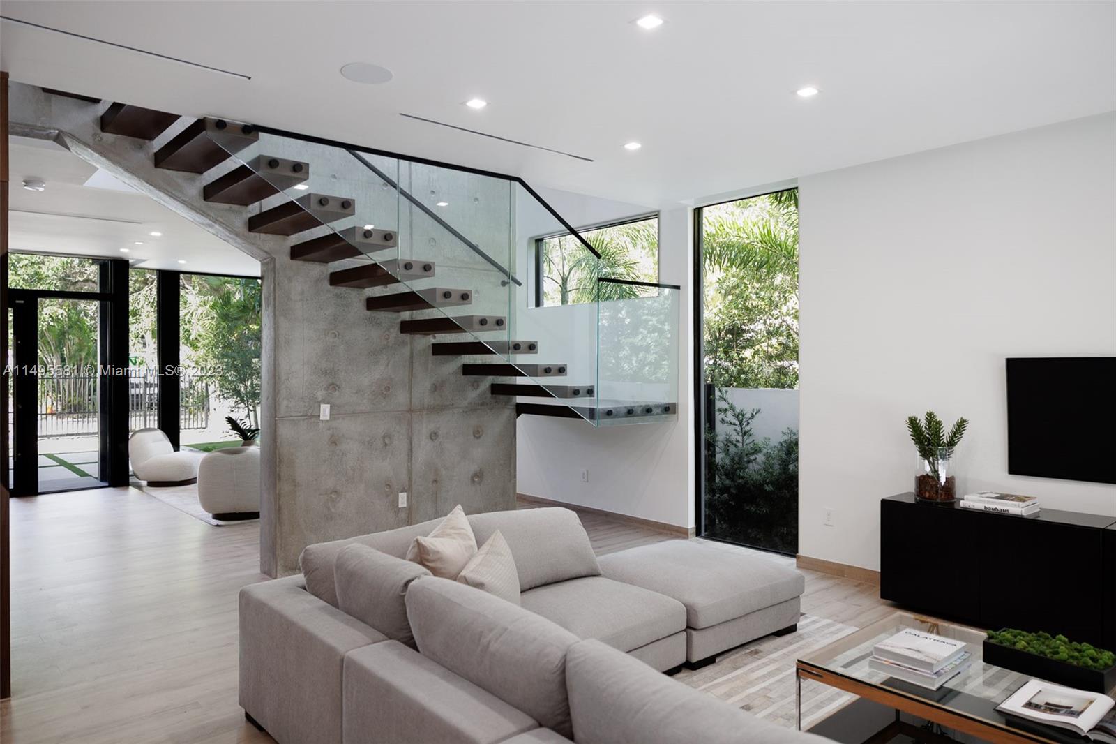 OCEAN VIEW HEIGHTS - Residential