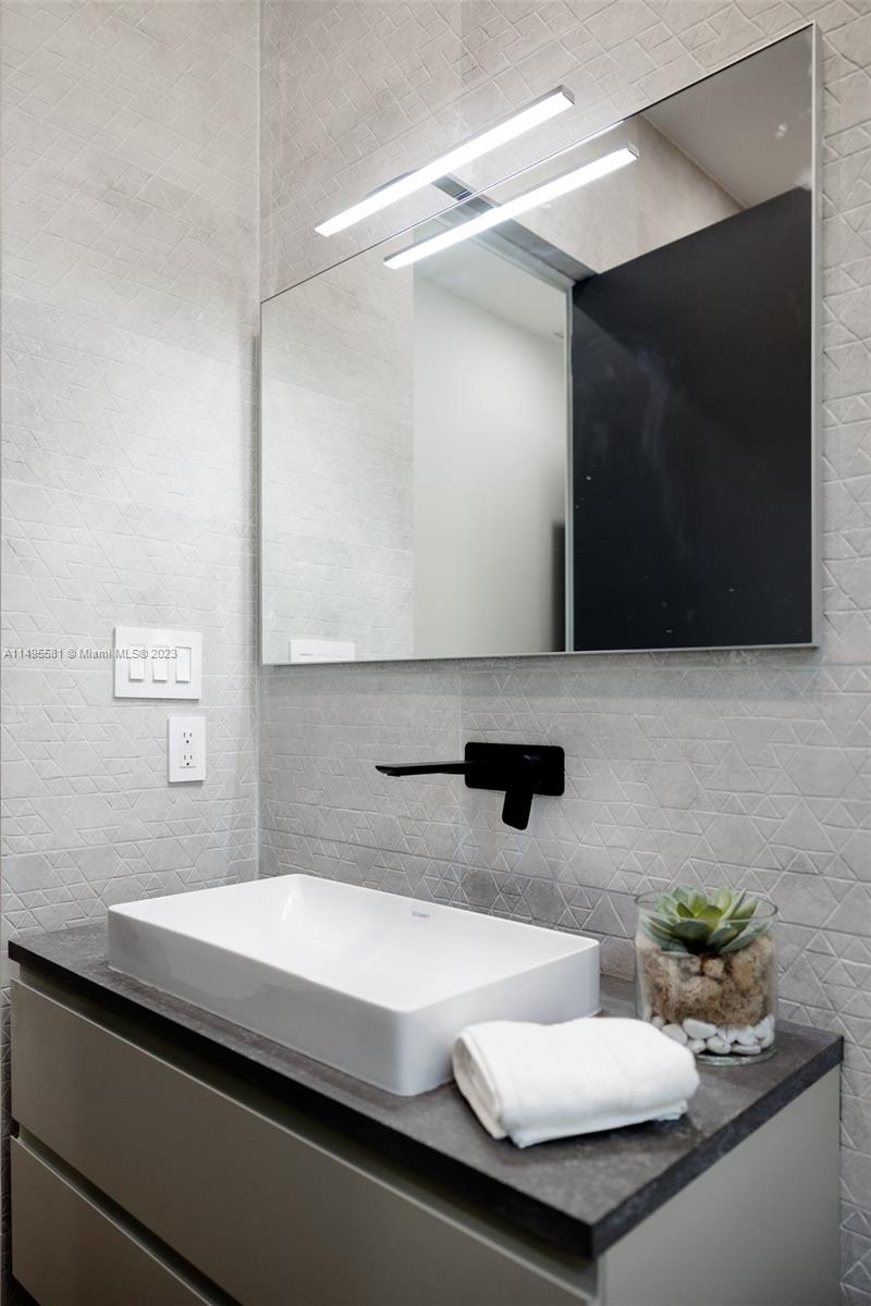 OCEAN VIEW HEIGHTS - Residential