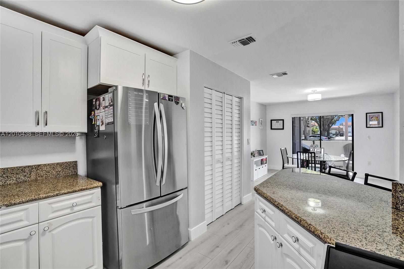 LAMBIANCE TOWNHOMES KENDA - Residential