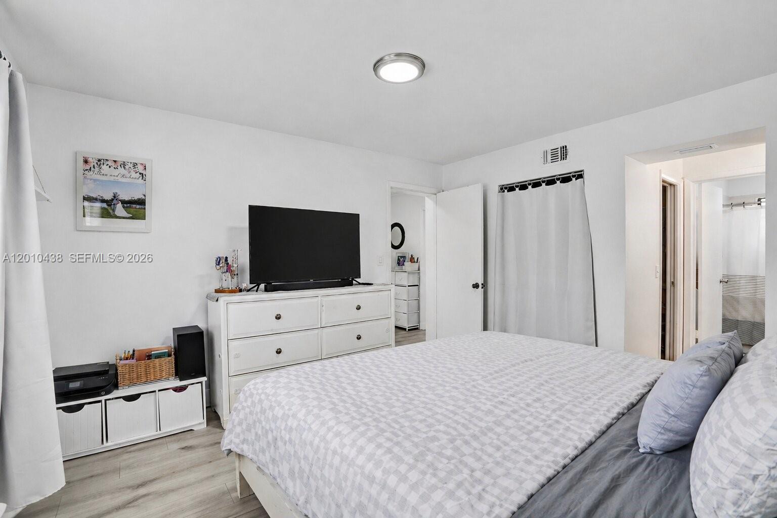 LAMBIANCE TOWNHOMES KENDA - Residential