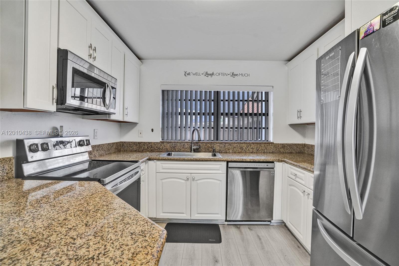 LAMBIANCE TOWNHOMES KENDA - Residential