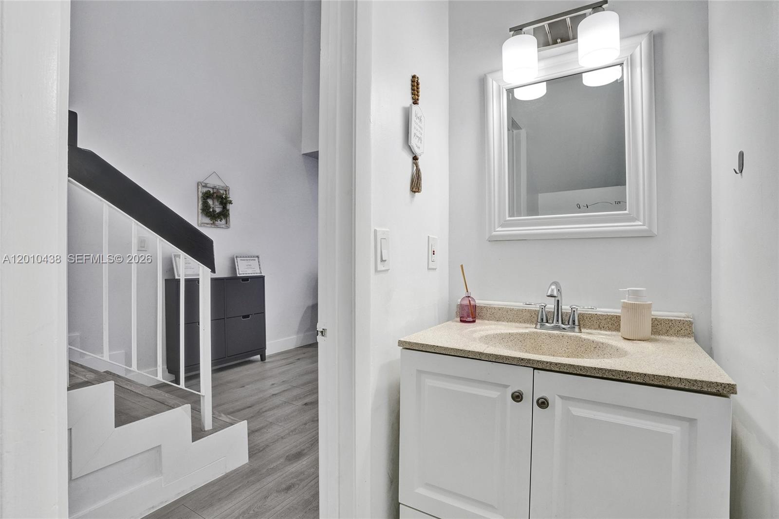 LAMBIANCE TOWNHOMES KENDA - Residential