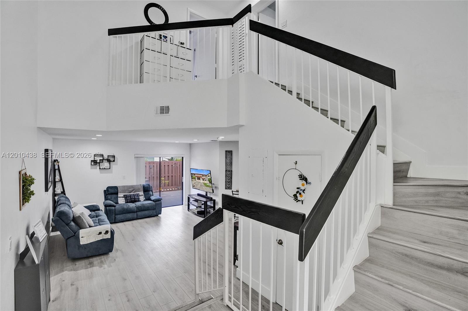 LAMBIANCE TOWNHOMES KENDA - Residential
