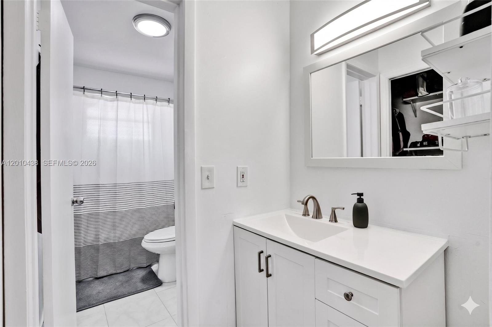 LAMBIANCE TOWNHOMES KENDA - Residential