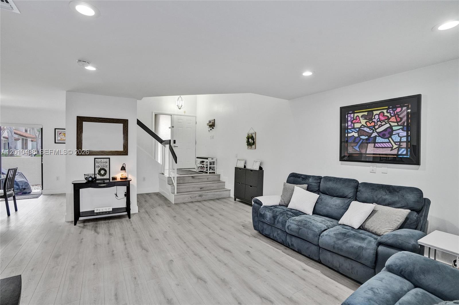 LAMBIANCE TOWNHOMES KENDA - Residential