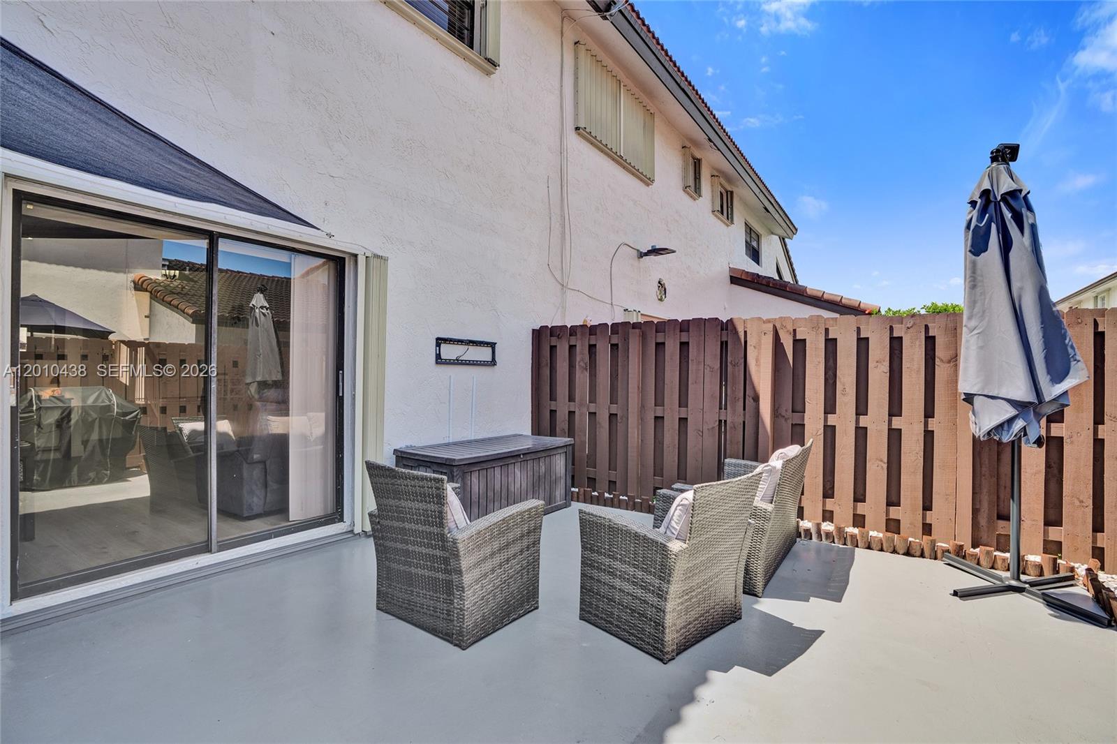 LAMBIANCE TOWNHOMES KENDA - Residential