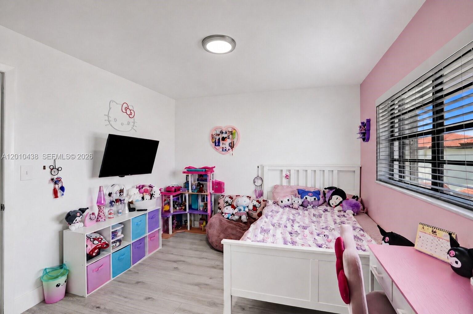 LAMBIANCE TOWNHOMES KENDA - Residential