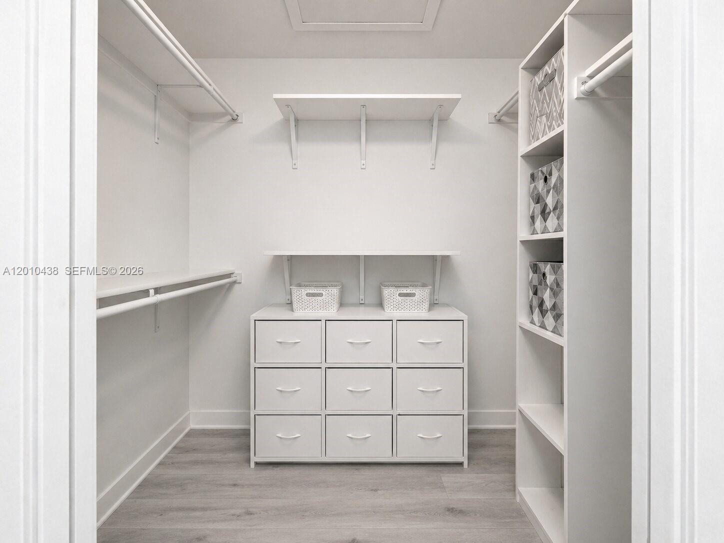 LAMBIANCE TOWNHOMES KENDA - Residential