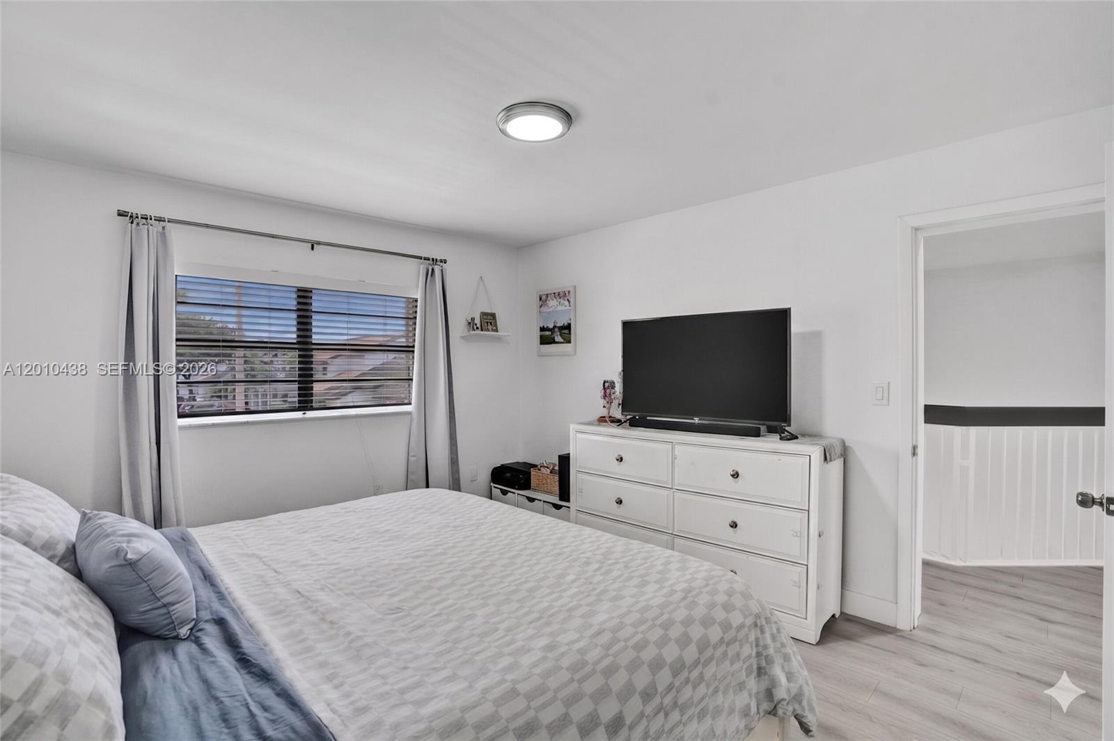 LAMBIANCE TOWNHOMES KENDA - Residential