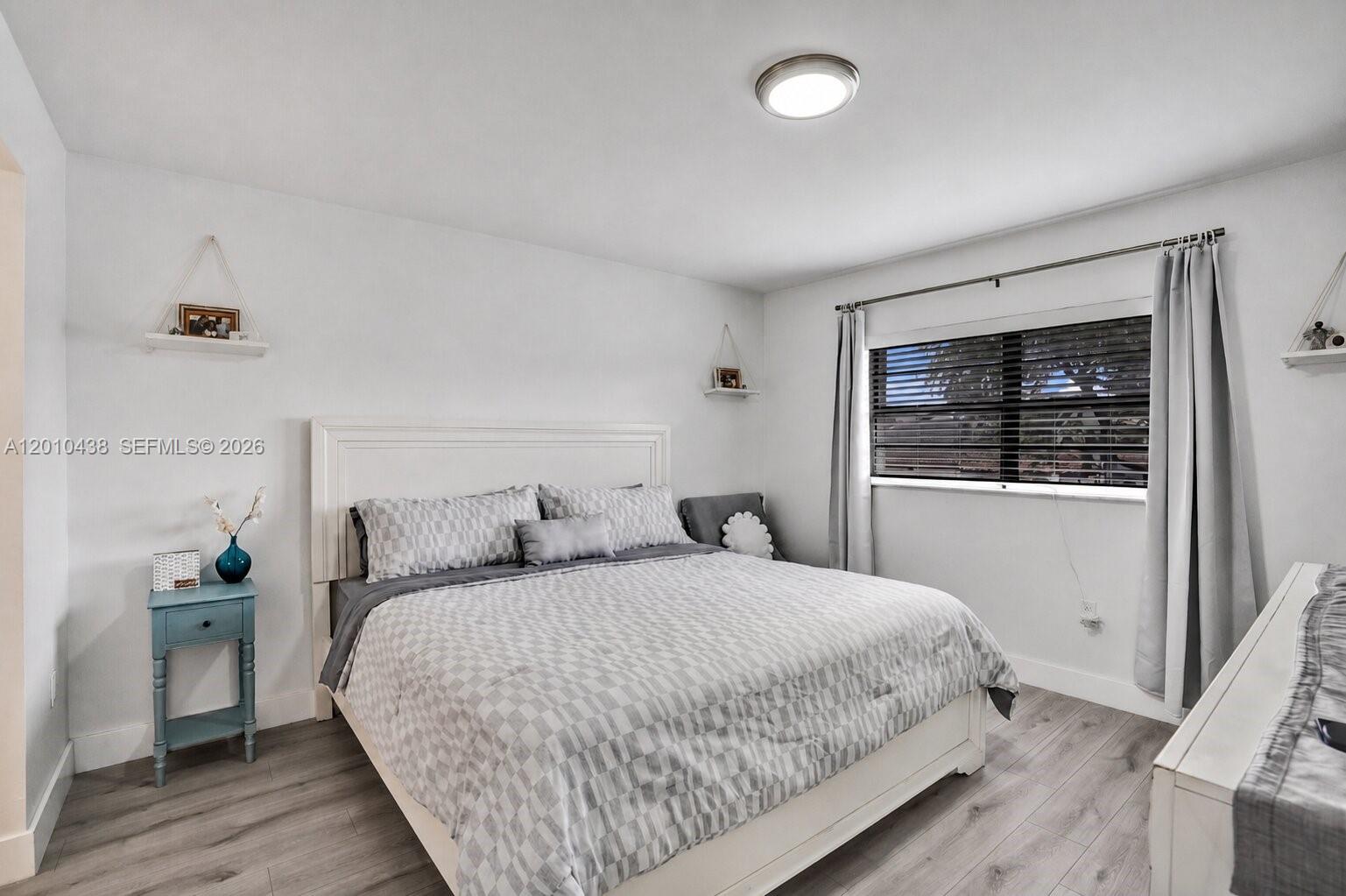 LAMBIANCE TOWNHOMES KENDA - Residential