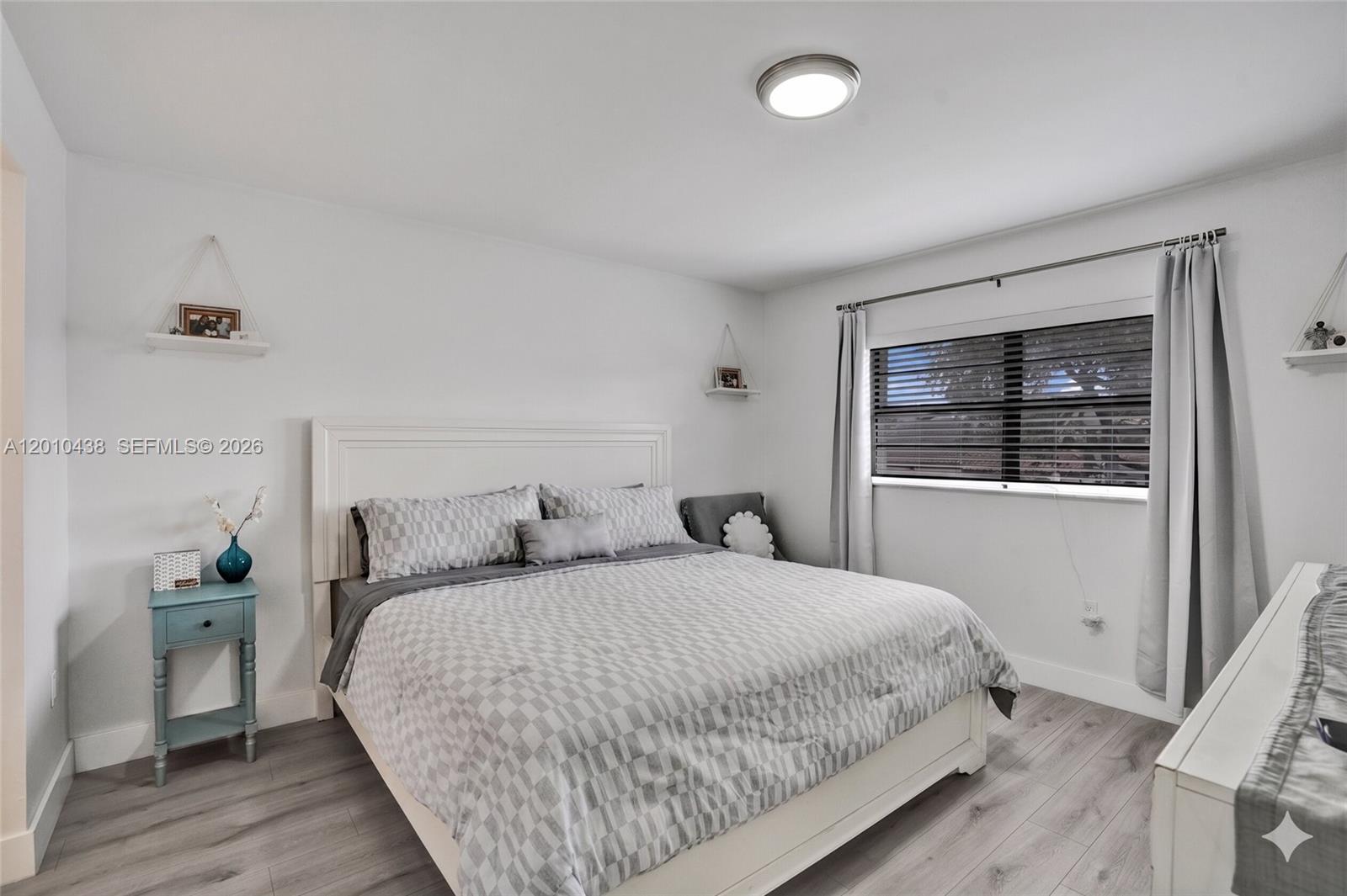 LAMBIANCE TOWNHOMES KENDA - Residential
