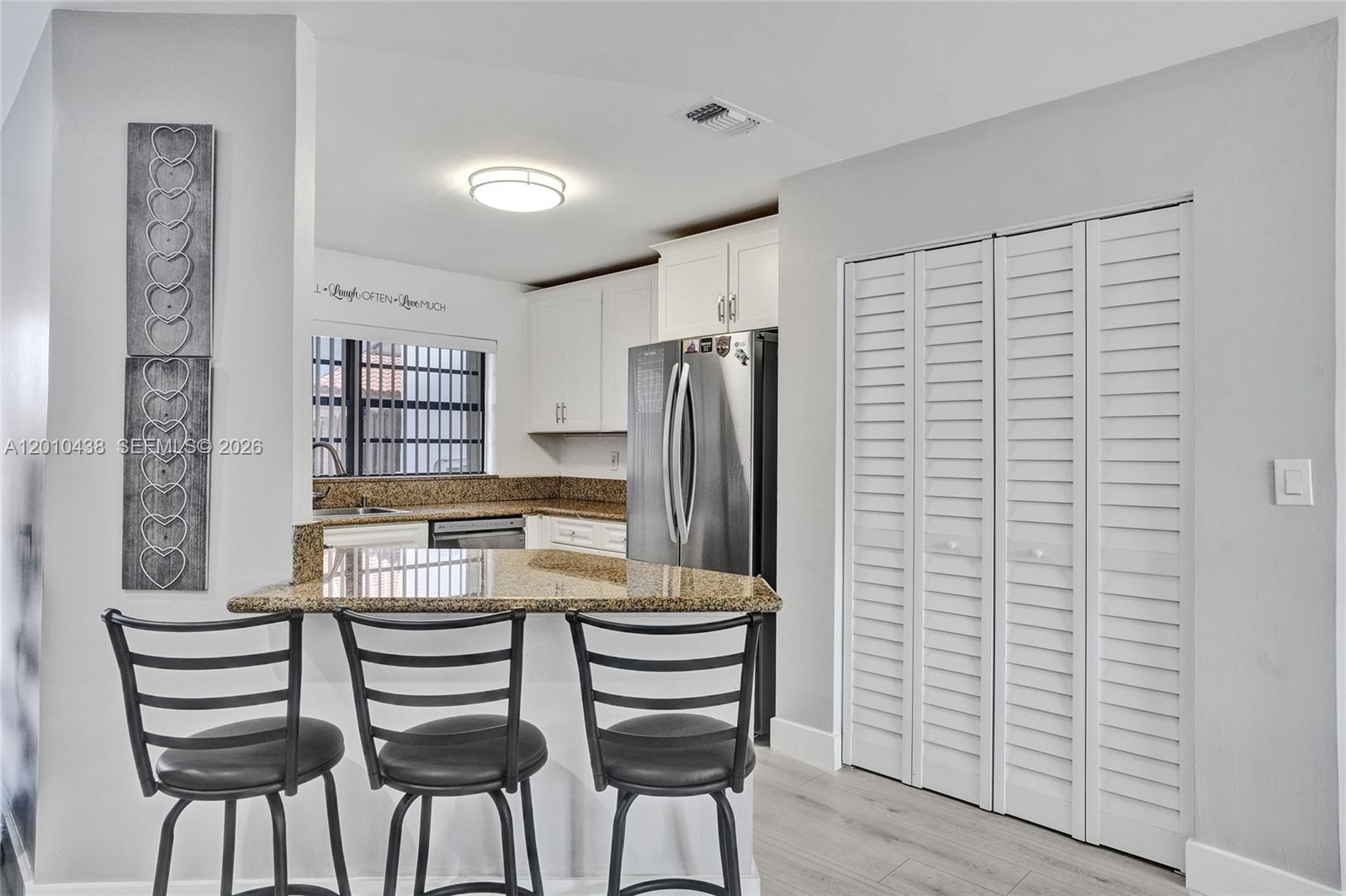 LAMBIANCE TOWNHOMES KENDA - Residential