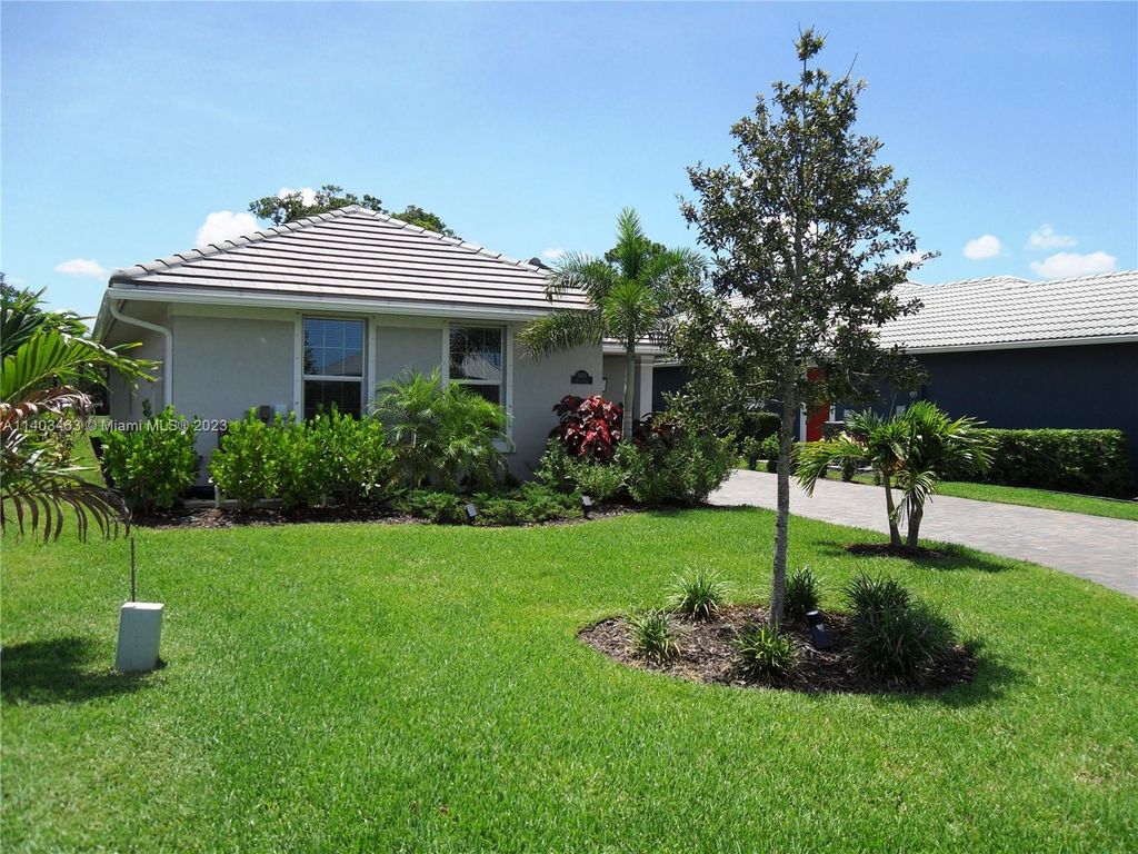 Photo of 3605 Grove Ct, Fort Pierce, FL 34951 (MLS # A11403463)