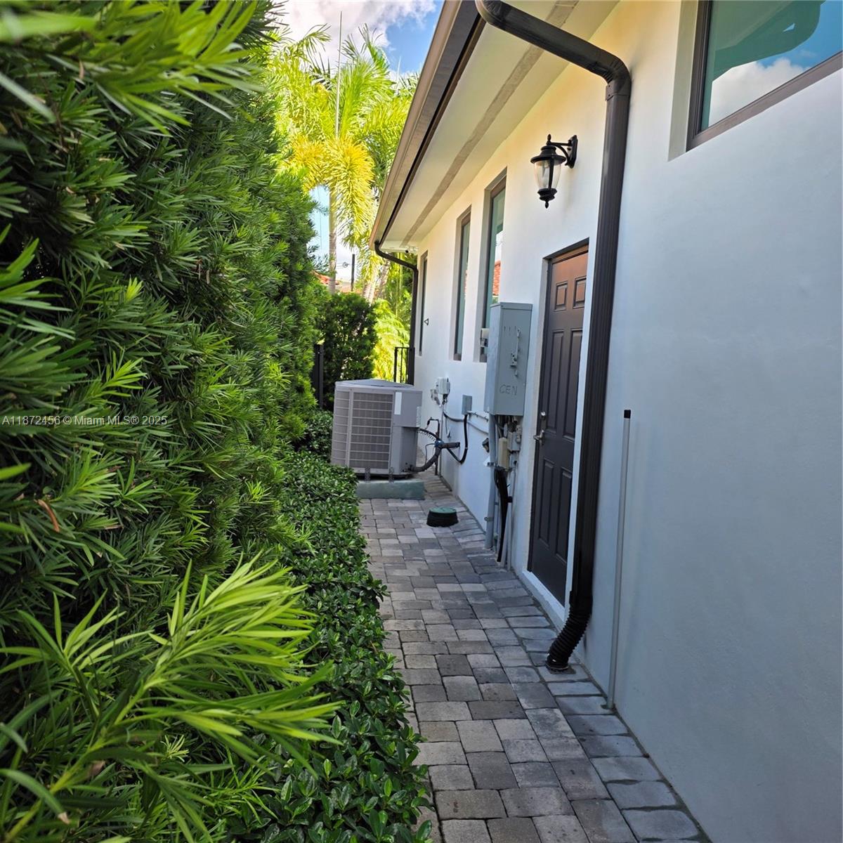 GOLDEN SHORES OCEAN BLVD - Residential