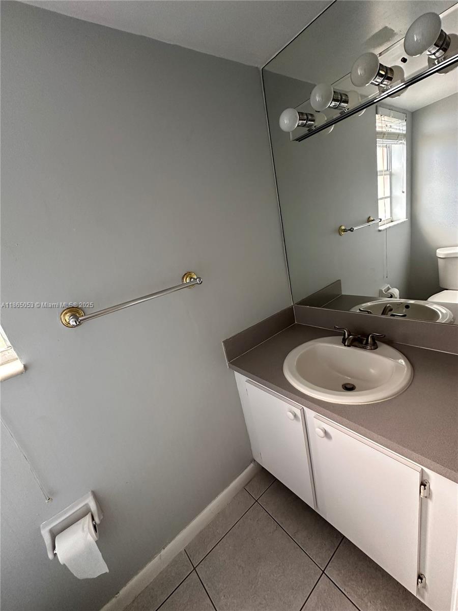 TENNIS CLUB BROOKS CONDO - Residential