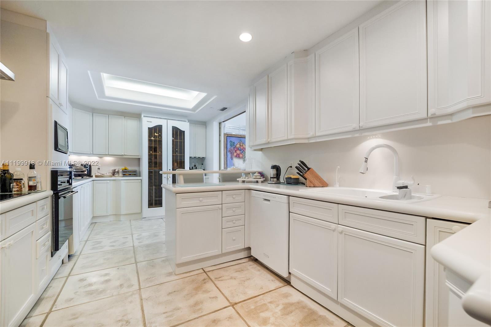 OCEANSIDE @ FISHER ISL CO - Residential