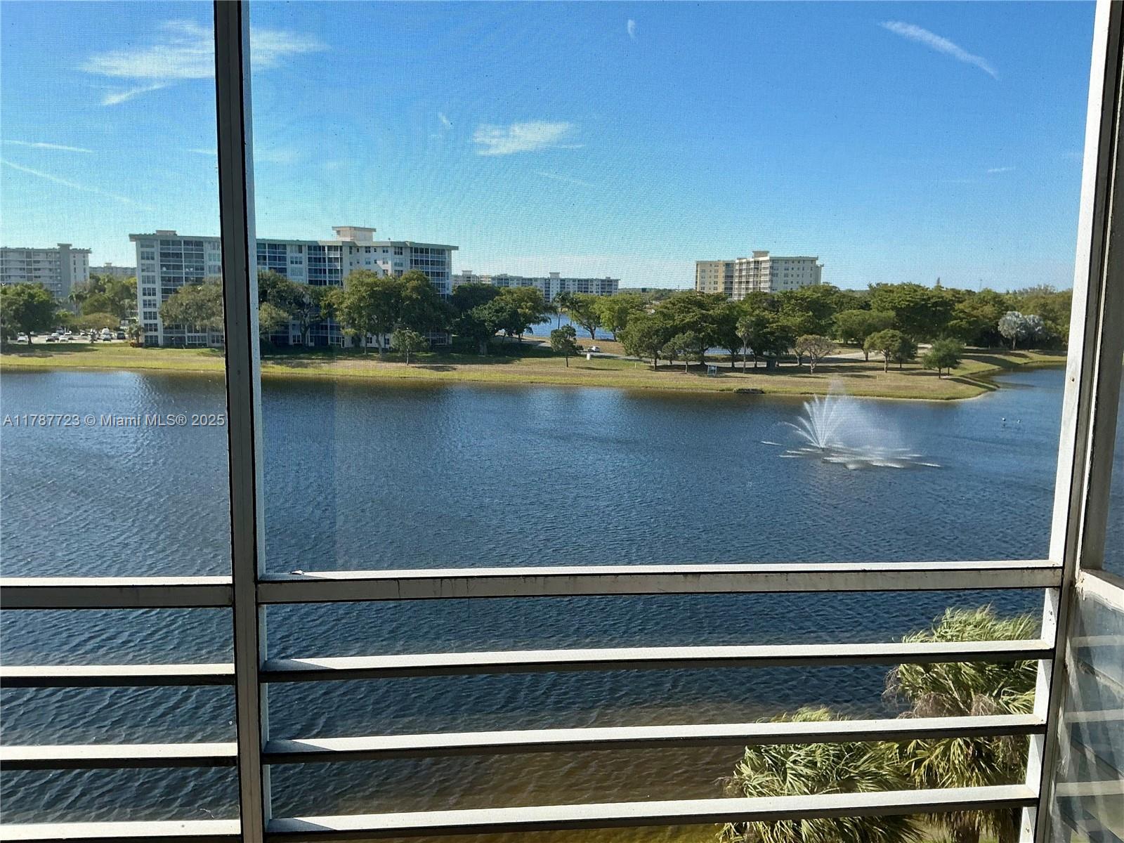 2801 N Palm Aire Dr 605