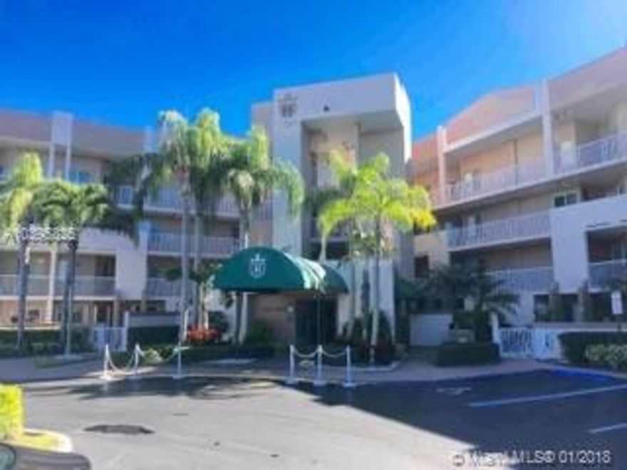 Meticulously Maintained Condo w/ Lake Views from an Oversized, Tiled, Screened Balcony/Patio!  Spacious Living Areas, Fully Tiled Living areas and carpeted bedrooms. 2 large bedroom suites and 2 full bathrooms! Master Bath features dual sinks and a shower, while second bathroom has a shower/tub combo. Washer/Dryer in unit. The huge kitchen features plenty of storage, eat in area, as well as an adjacent living/den/breakfast area! Guard gated community includes Beautifully Landscaped common areas, Club House with community/hobby room, Resort style pool & sunning area, Kingspoint courtesy shuttle service, Shuffleboard, Tennis, Handball, Cable, Internet & More! Exterior insurance and maintenance included!  Prime Location in the most popular/desirable gated section of Kingspoint! Resort Living!