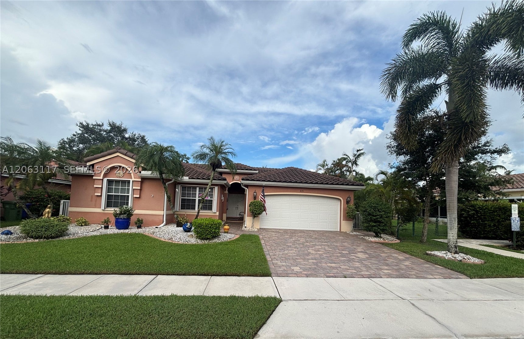 635 SW 200th Ter
