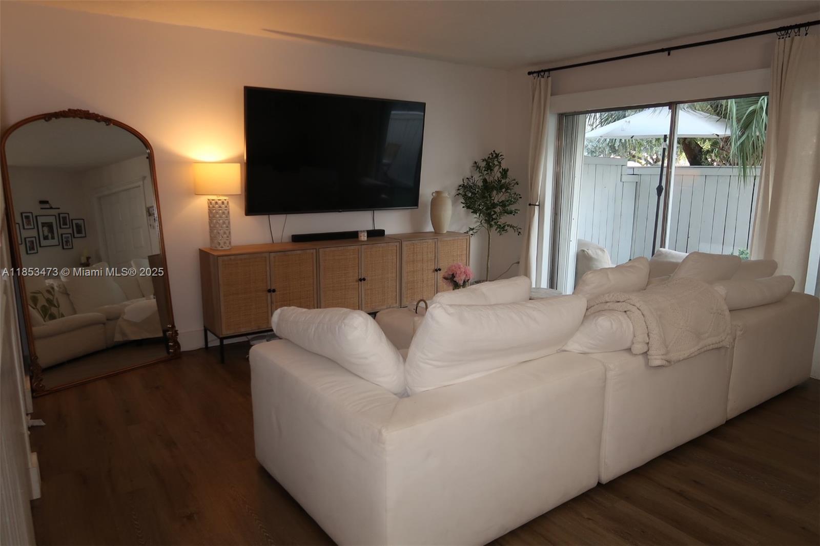 GABLES POINT CONDO I - Residential Lease