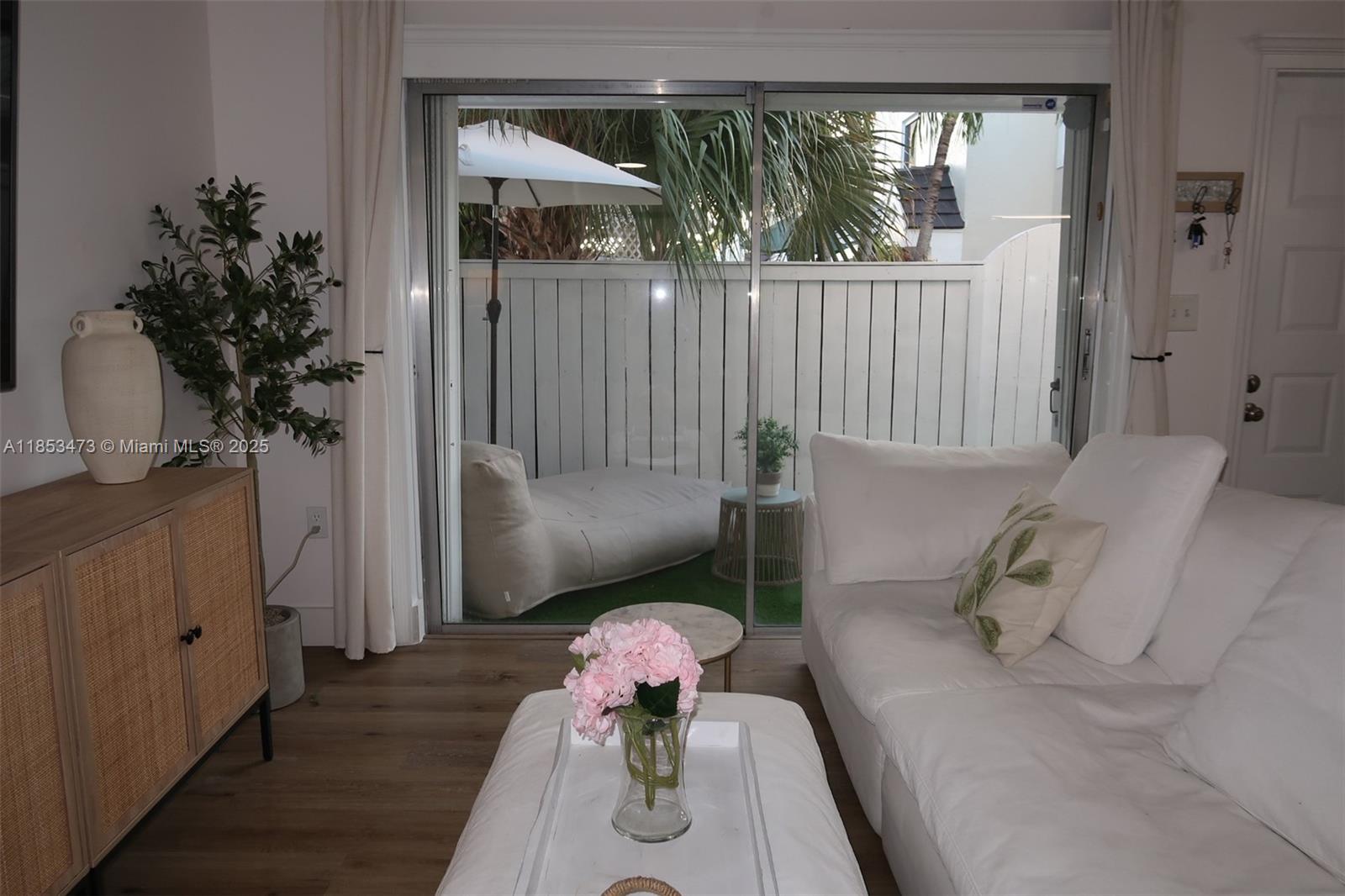 GABLES POINT CONDO I - Residential Lease