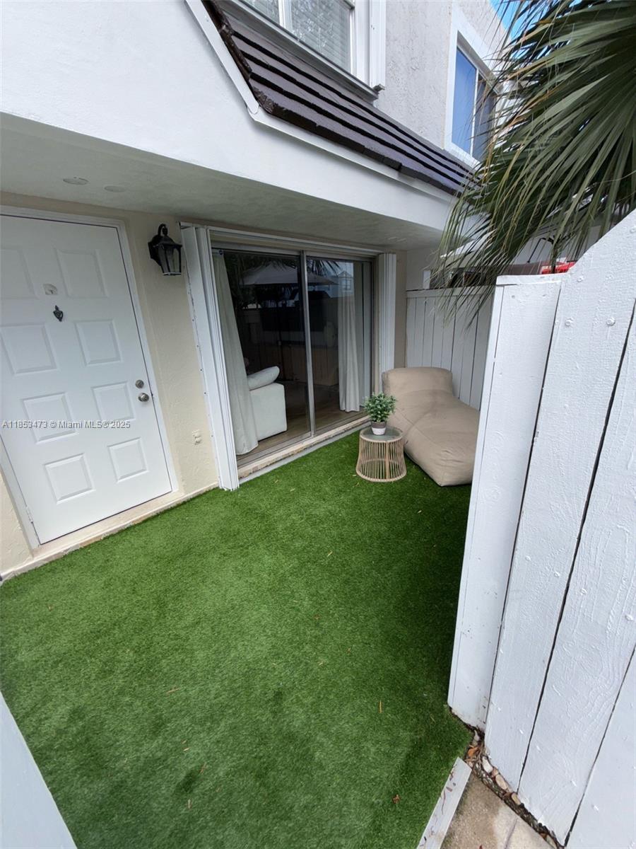 GABLES POINT CONDO I - Residential Lease