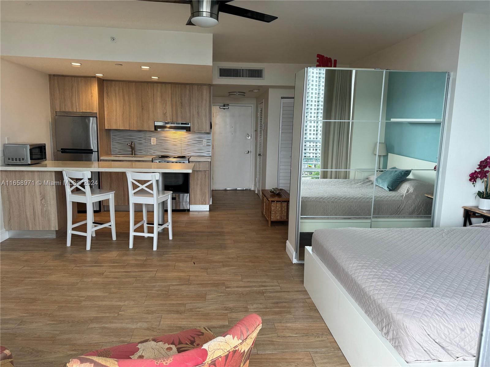 HOME TOWER CONDO - Residential