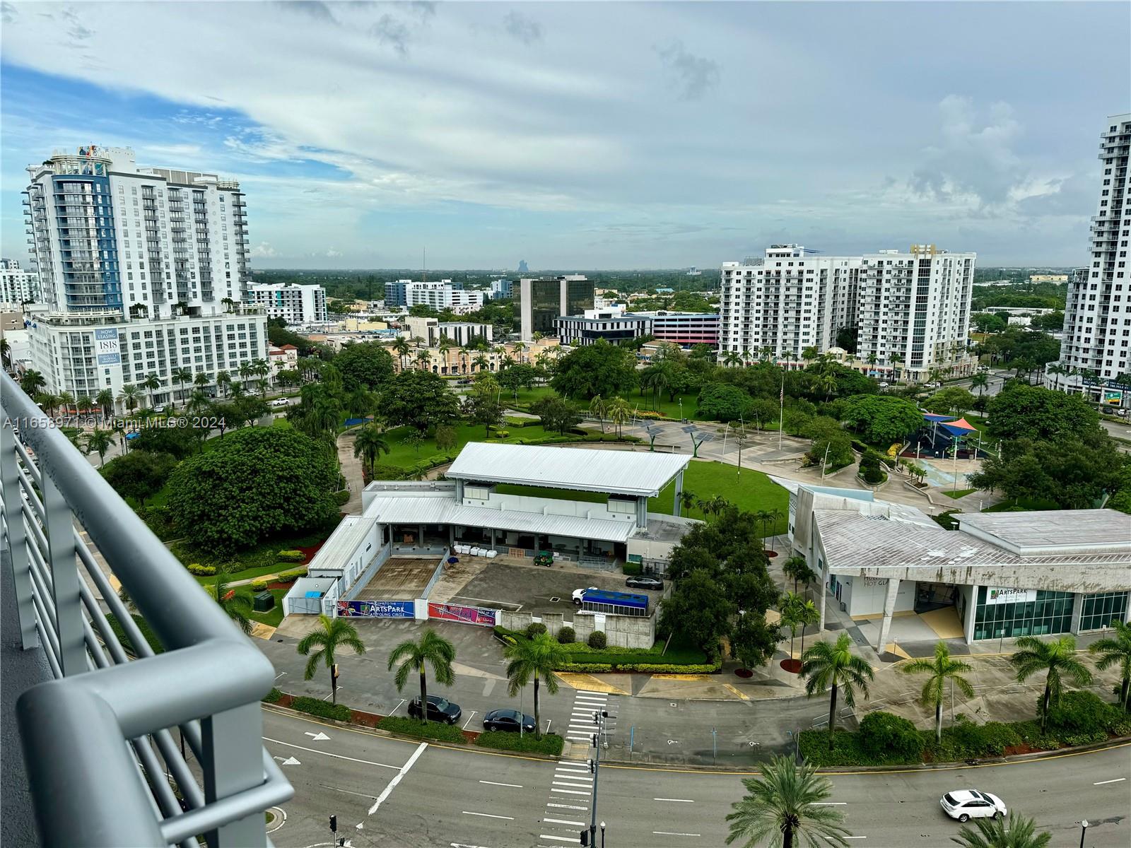 HOME TOWER CONDO - Residential