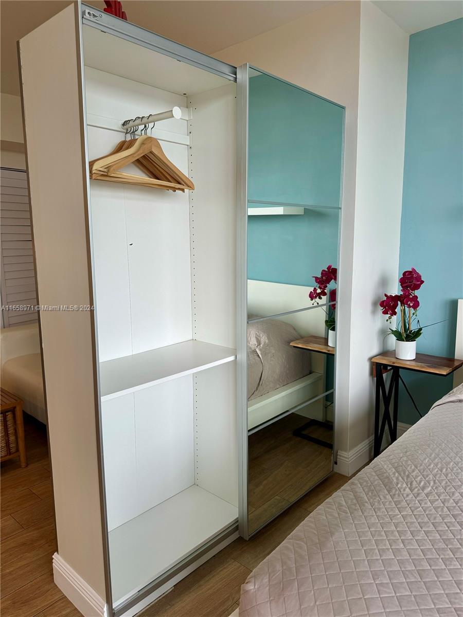 HOME TOWER CONDO - Residential