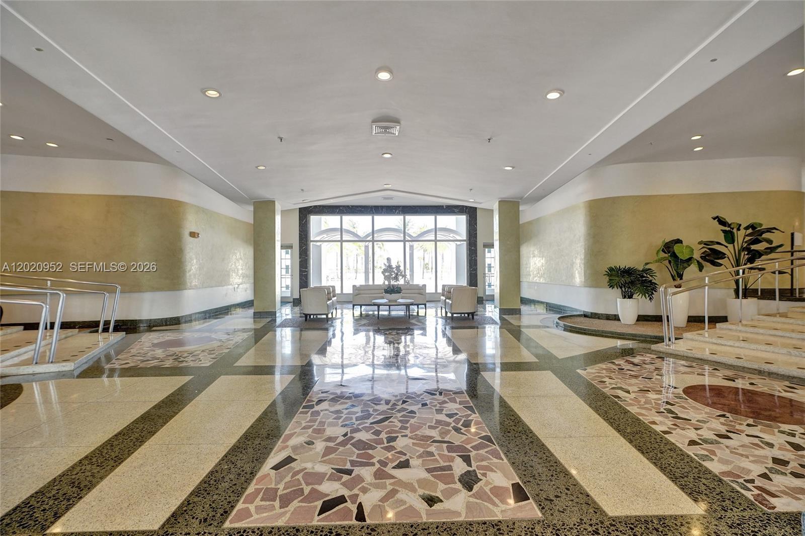 THE EXECUTIVE CONDO - Residential